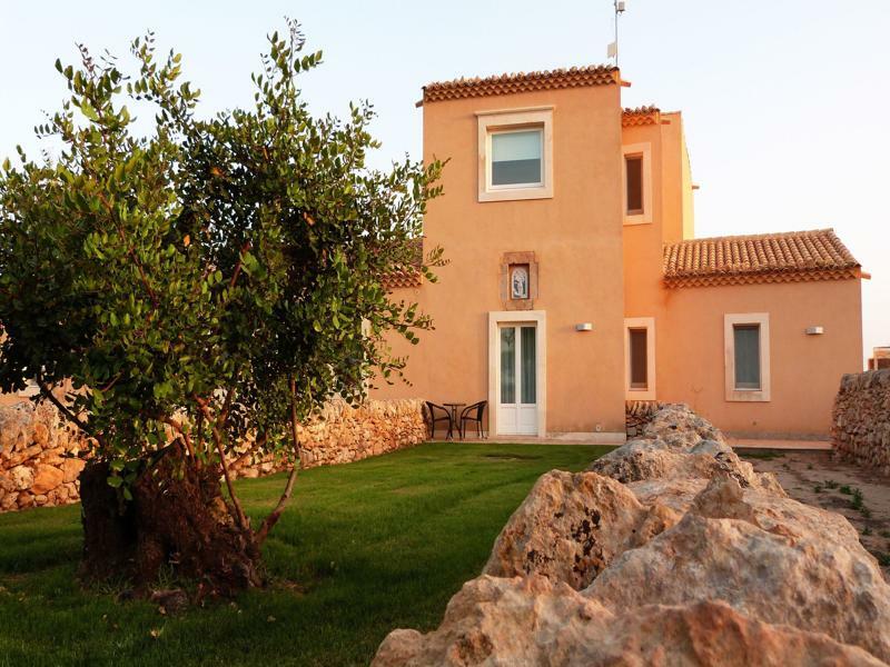 Antica Locanda Del Golf Ragusa Luaran gambar